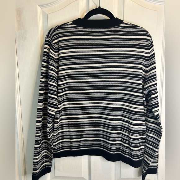 🖤”Lord & Taylor” Women’s Two-Ply 100% Cashmere Black/White/Gray Striped Sweater🩶 - Picture 6 of 10